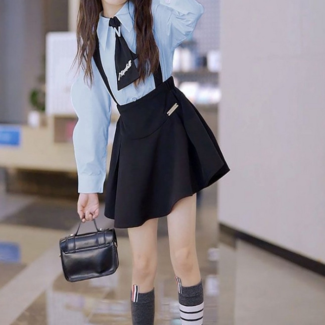 해피유통 어린이 학원풍 블루 셔츠와 블랙 스커트 디테일 리본 디자인14세 이상