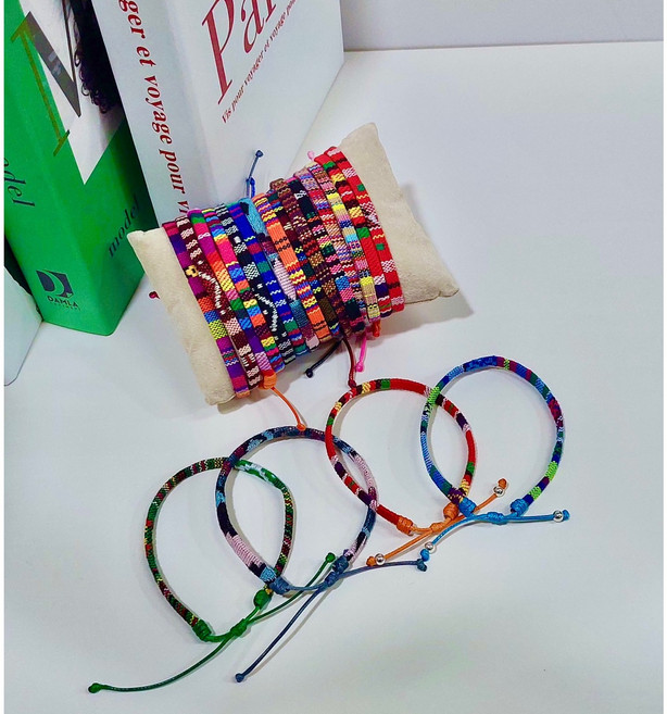 소원을 이루는 행운의 매듭 팔찌