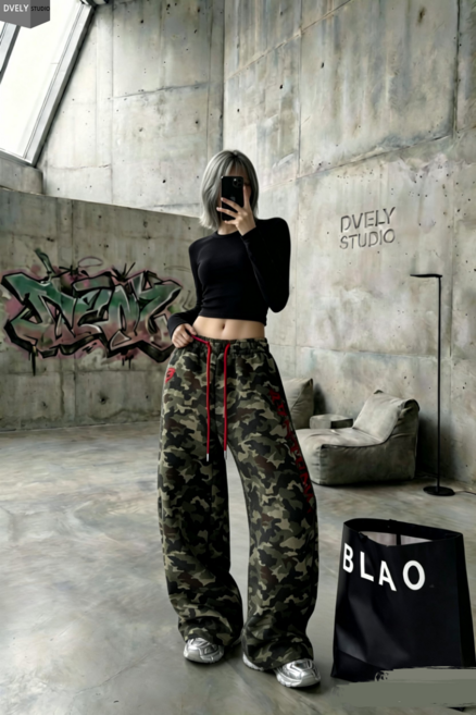 디블리 레드타이포 카모팬츠 허리밴딩 밑단스트링 와이드핏 방송댄스 댄스팀 단체복 힙한룩 힙합패션