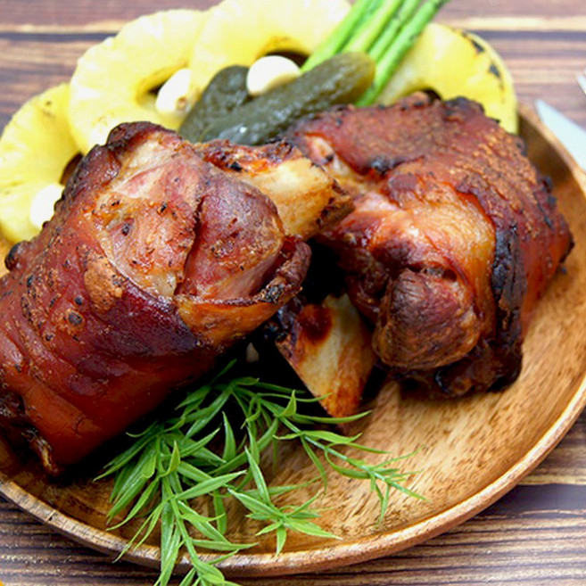 앞다리살 100% 겉바속촉 정통 독일 슈바인학센, 1개, 850g