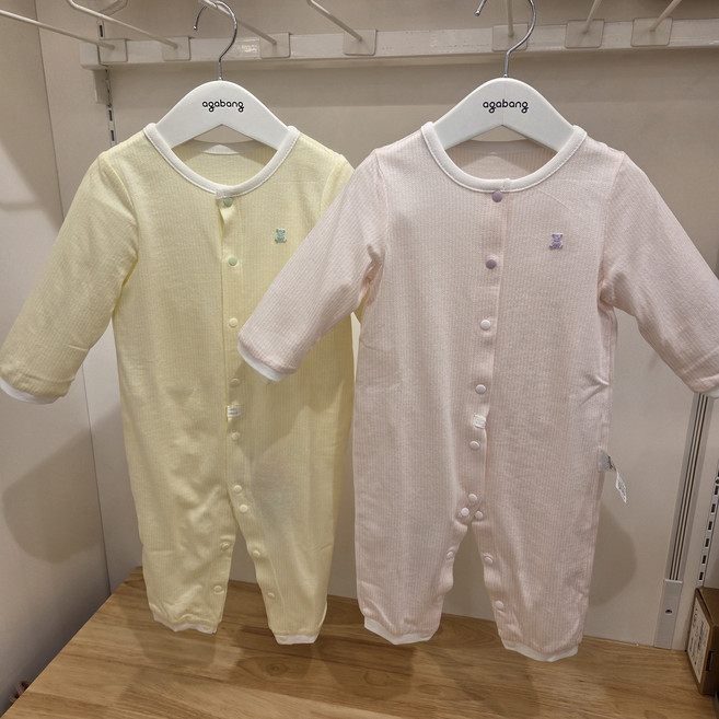 아가방 초특가세일 ~~ 얇은 순면 100% 편안한 실내우주복 ~~실속있는 가격 귀여운 엉덩이는 덤 ~~