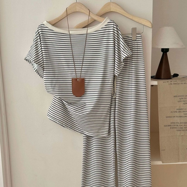 VEZRI 여성 여름 오프숄더 스트라이프 반팔 티셔츠 허리라인 잡아주는 숏 팬츠 투피스