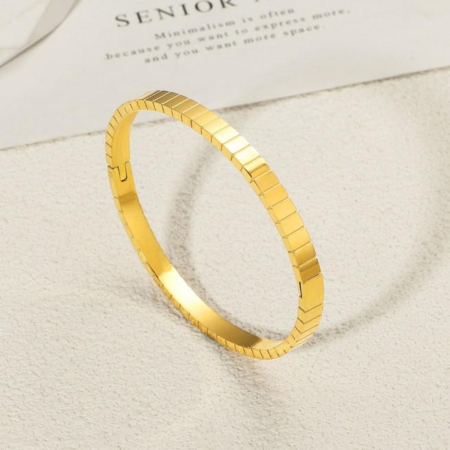 Youmi 18K 도금 모던 기하학 타원형 뱅글 QP10