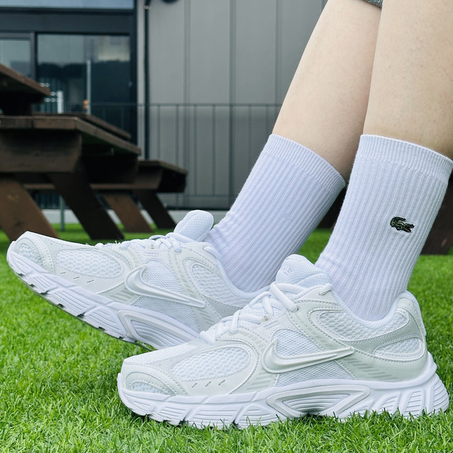 나이키 VORN 여성 운동화 런닝화 헬스화 조깅화 발편한 신발 크루삭스 증정