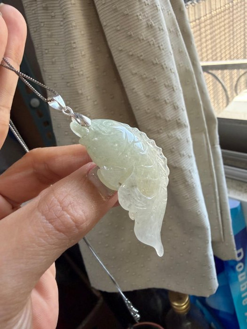 寶石魚墜飾