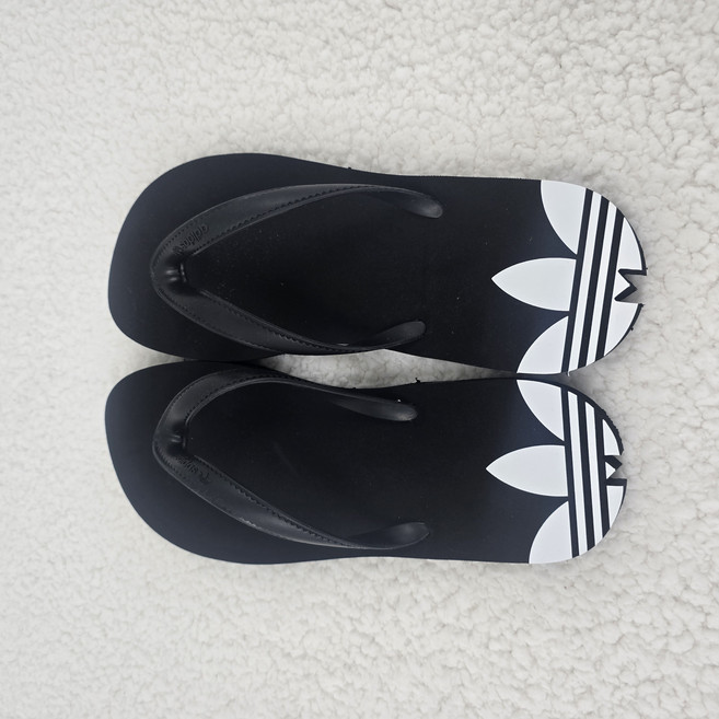 아디다스 남녀공용 쪼리 여름 해변 물놀이 슬리퍼