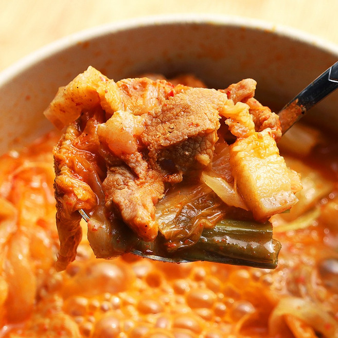충청도식 돼지김치 짜글이 / 국내산 돼지고기 국내산 묵은지 / 간편 밀키트, 1개, 525g