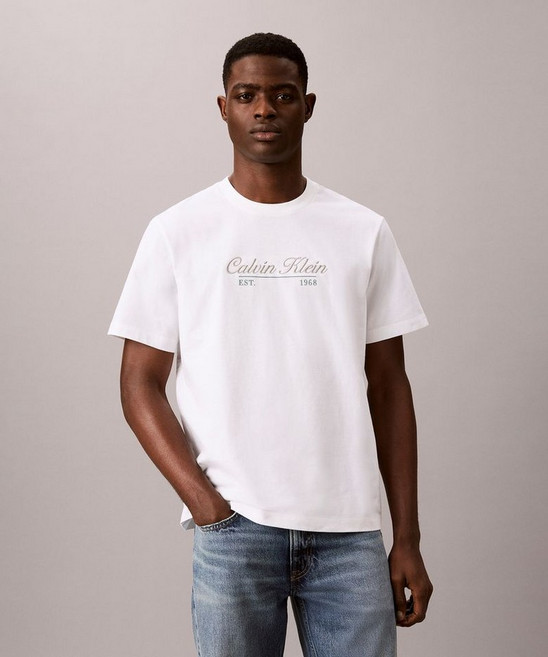 캘빈클라인 CALVIN KLEIN JEANS 캘빈 커시브 그래픽 반팔 티셔츠 4RG822G YAF 4RG822GYAF 489706
