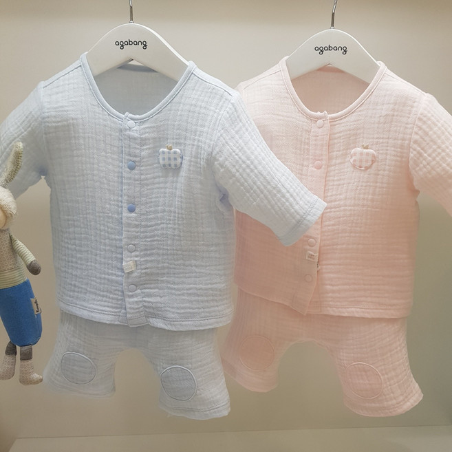 아가방 24 여름 베이비페어! 바람슝슝 보들보들한 거즈면 실내복 7부 상하세트 통기성 좋아요 거즈면 100% 실내복! 컬러도 곱디 고운 매장 캡인기 유아 상하복 놀이복
