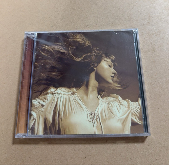 泰勒斯威夫特 Fearless (Taylor's Version) 重錄版 2CD, 1個