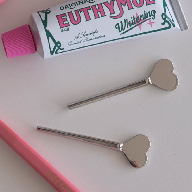 소담스럽다 치약짜개 화장품 튜브짜개 하트 스퀴저 롱타입 1+1, 실버, 2개