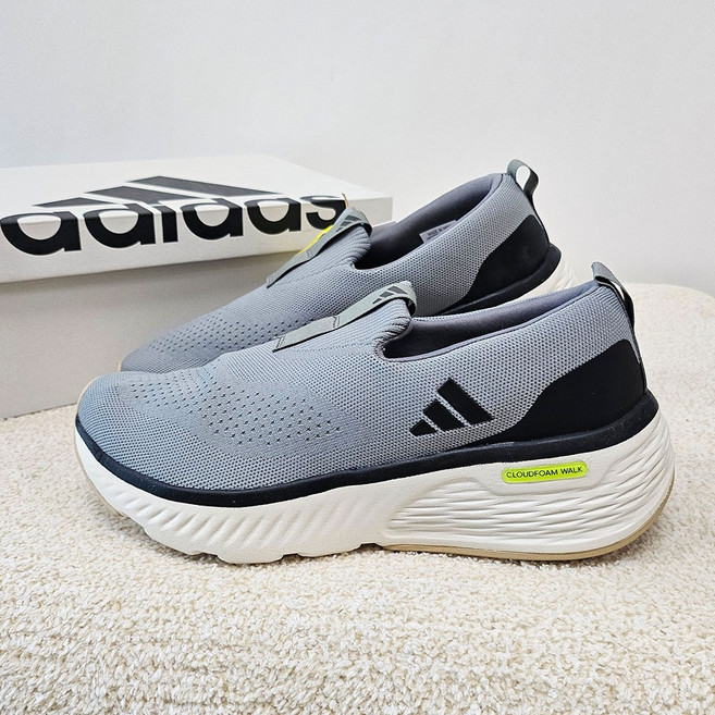 아디다스 남녀공용 런닝화 경량 운동화 여성 남성 클라우드폼 가벼운 달리기