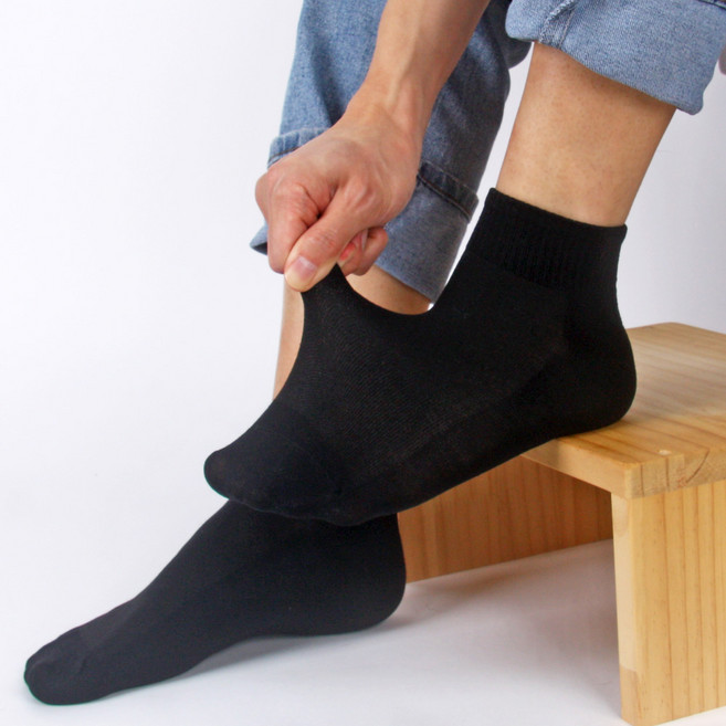 발렌티노크리스티 텐션좋은 남성용 마이크로 메쉬 망사 윈드 경량 바닥로고 단목 양말 10켤레 사계절용