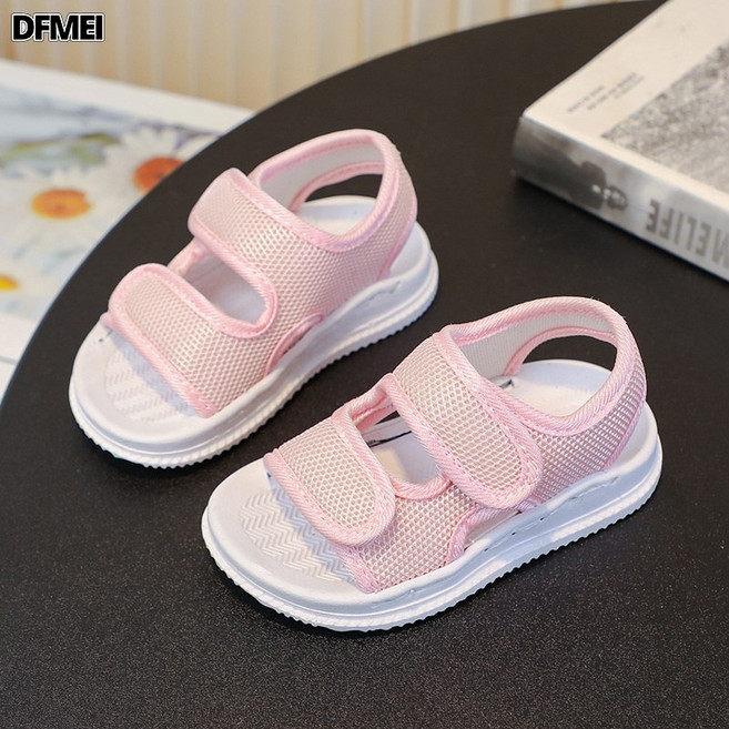 DFMEI 兒童涼鞋，透氣網面軟底防滑沙灘鞋