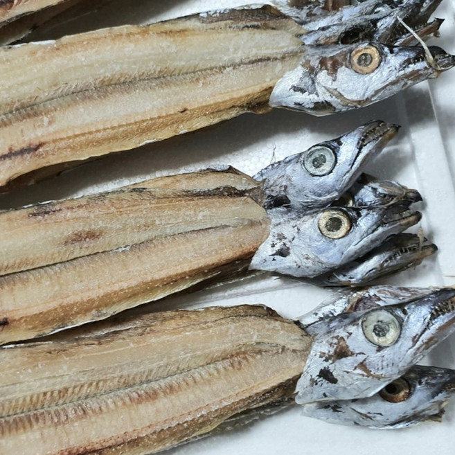 국내산 남해 반건조 말린갈치 1kg내외 9마리 냉동 풀치 건갈치, 1세트, 밥도둑 건갈치 1kg