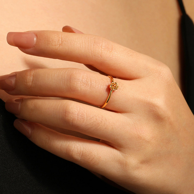 ROYALBELLE 여성 로즈 플라워 디자인 심플 감성 유니크 포인트 세련 스타일 고급 반지 W0071104