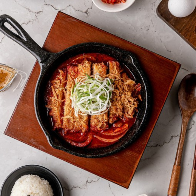 부산명물 나베야 매운돈까스 나베 밀키트 2인분 세트 [원산지:국산(부산광역시)], 1개