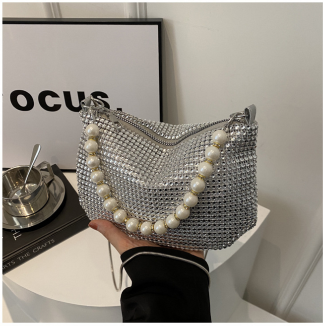 2024 여성 위한 있는 작은 가방 패셔너블하고 밝고 아름답습니다