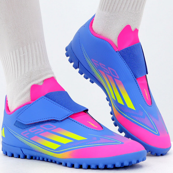 아디다스 키즈 끈 없는 축구화 TF 인조잔디용 맨땅용 풋살화 탈부착 스트랩 어린이 축구 신발 터프화