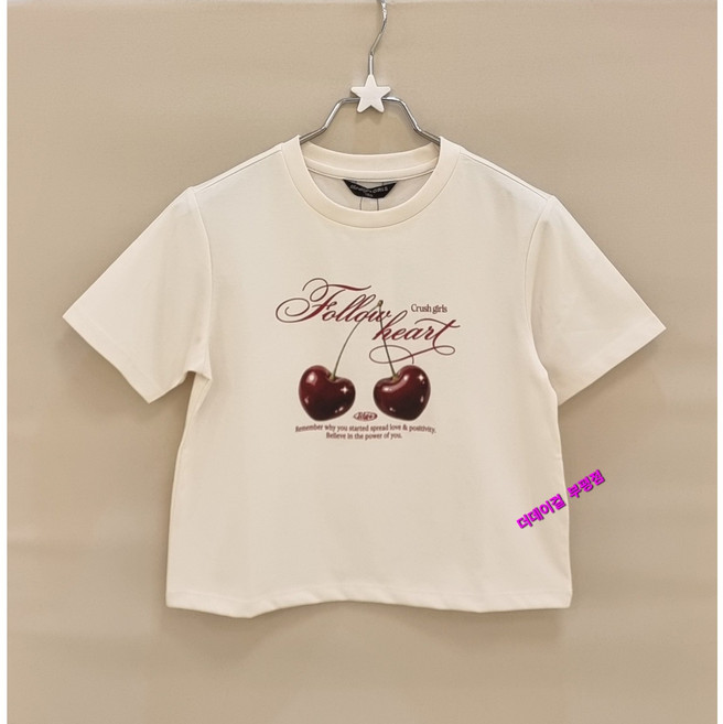 더데이걸 부평점 시원한 쿨 소재에 상큼한 체리 패턴 포인트로 예쁘게 코디하기 좋은 여아 크롭 반팔 티셔츠