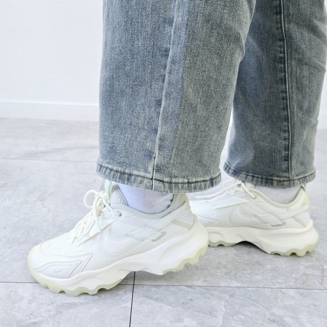 나이키 여성 런닝화 TC7900 발편한 키높이 운동화