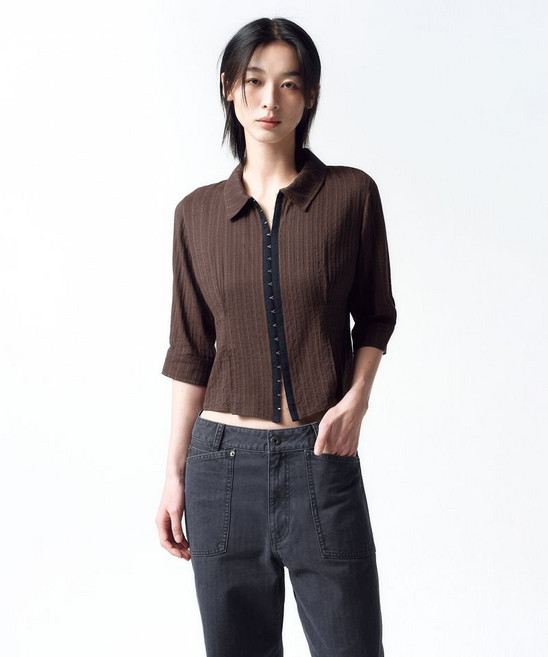 인사일런스 INSILENCE WOMEN 후크 디테일 자카드 셔츠 BROWN