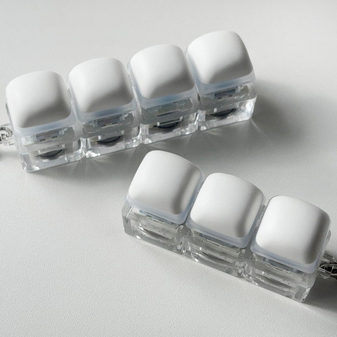 [3323]반짝반짝 LED 청축 키캡 키보드키링 4구 키링고리 키캡키링 가방고리 에어팟 아이폰17, 1개, 4구_K12 조약돌 키캡 5종 세트