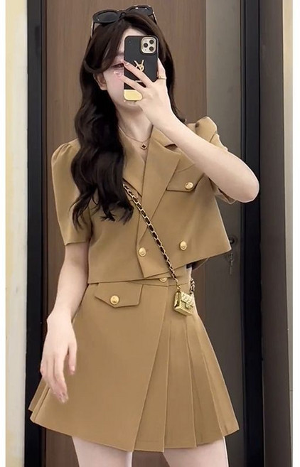 夏季時尚輕熟禦姐風顯瘦短款西裝外套 套裝
