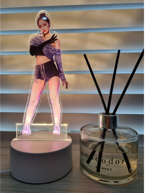 블랙핑크굿즈 등신대무드등 8종, 1번제니