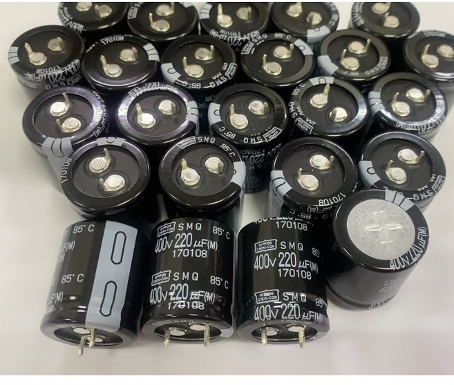 NIPPON CHEMICON 鋁質電解電容器 220uF 400V 85°C, 1個