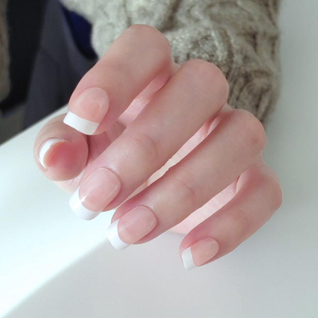 붙이는 연예인네일 프렌치 네일팁 라운드스퀘어 인조손톱, 1개, 화이트 프렌치 네일팁