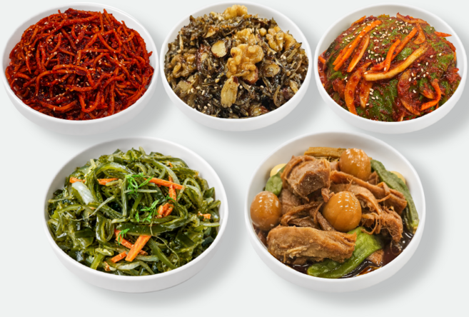 [집밥연구소] BEST 밑반찬 5종류 세트 1kg 고추장진미채 + 돼지고기 안심 메추리알장조림 + 지리 아몬드호두멸치볶음 + 생깻잎양념무침 + 미역줄기볶음 반찬 조림