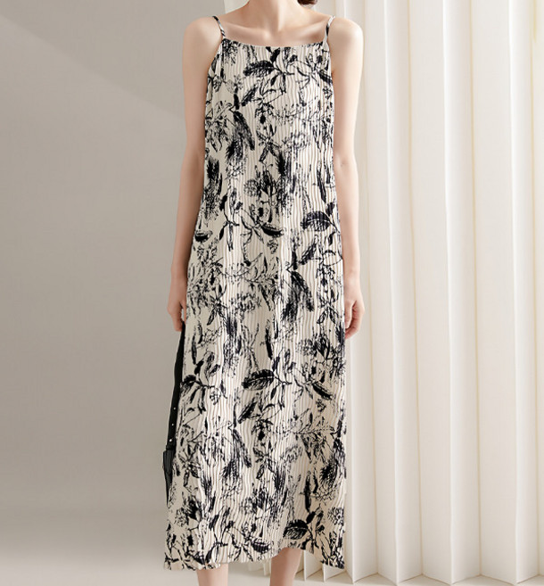 휴드 프레티 플리츠 블랙로즈 원피스