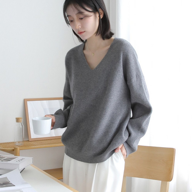 제니트 여성 체형커버 루즈핏 고급 부드러운 촉감 데일리 포인트 컬러 브이넥 니트