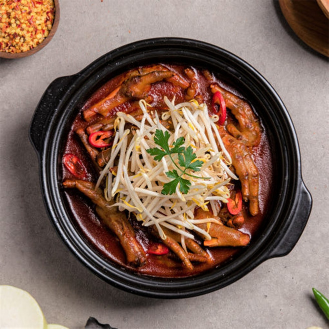 [저세상푸드] 통뼈 국물닭발 900g x 1팩, 단품