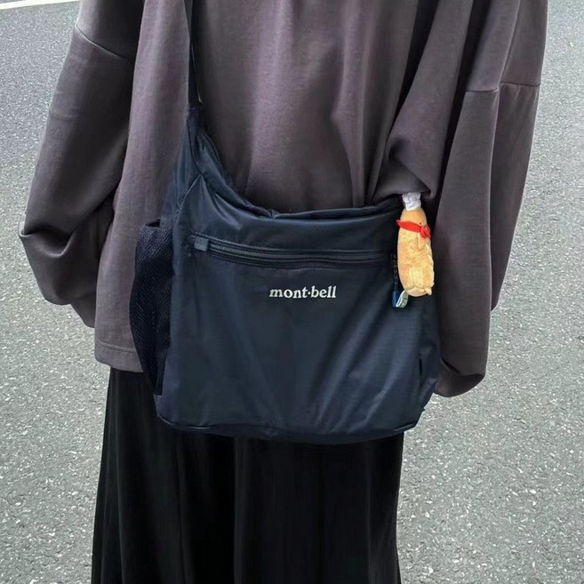 mont-bell 簡約斜挎包