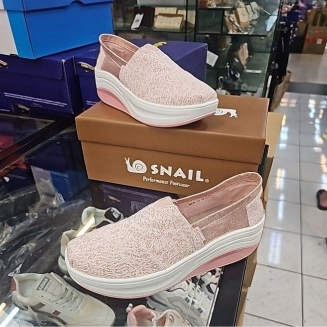 SNAIL 蝸牛 女款粉色套穿休閒鞋 S4251720 高彈柔軟緩震