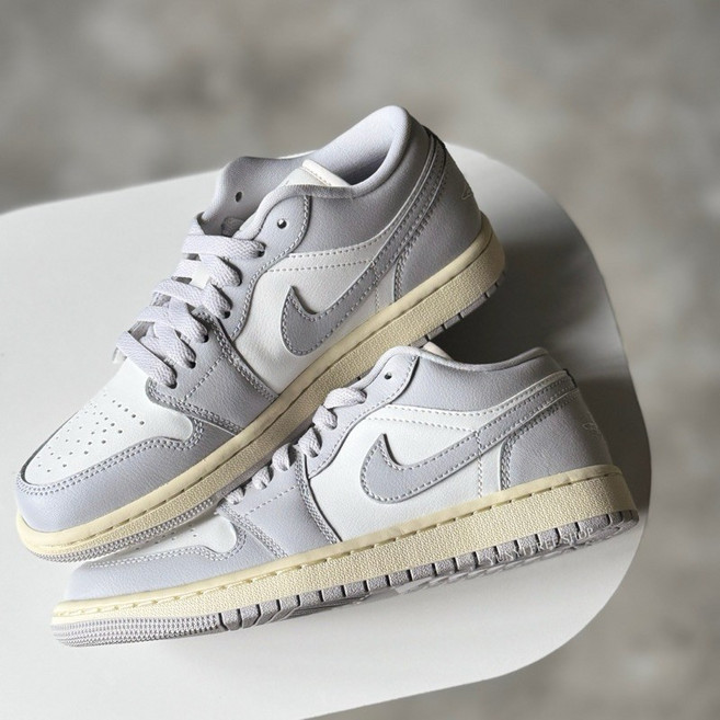 AIR JORDAN 1 LOW 運動鞋 淺灰/灰白/奶油底 DC0774-103