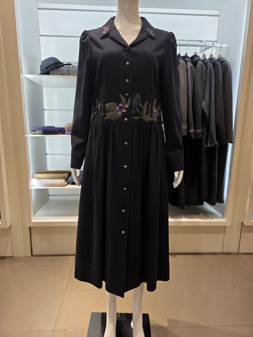 [AK플라자] [비꼴리끄] 허리 디테일 자수 원피스 B244WO3080