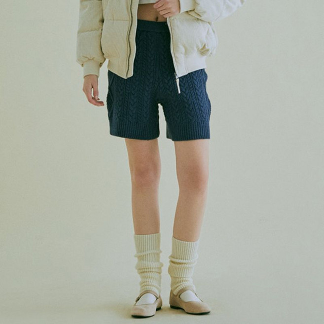 [후아유] 니트 케이블 5부 바지 (WHTHC4V12F-T)