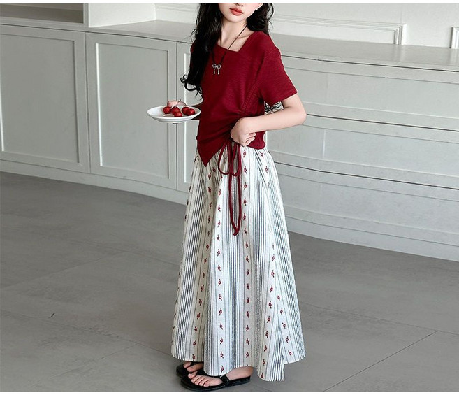 해피유통 여름 시즌 V넥 반팔 탑과 프린트 롱스커트 세트디자인14세 이상