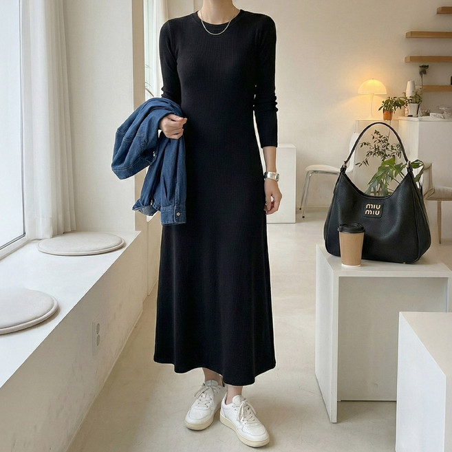 데일리앤 미엔느 라운드넥 골지 슬림 단추 플레어 훌 스판 롱 맥시 원피스 미시룩