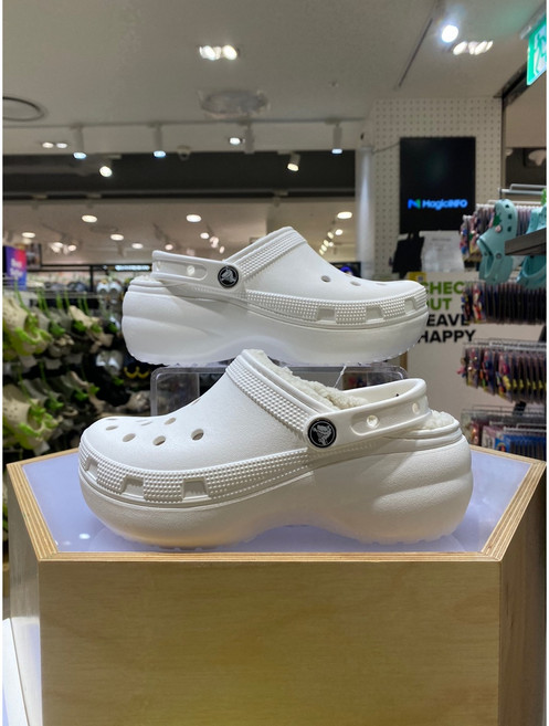 [크록스] 클래식 플랫폼 라인드 클로그 우먼 207938-100 화이트