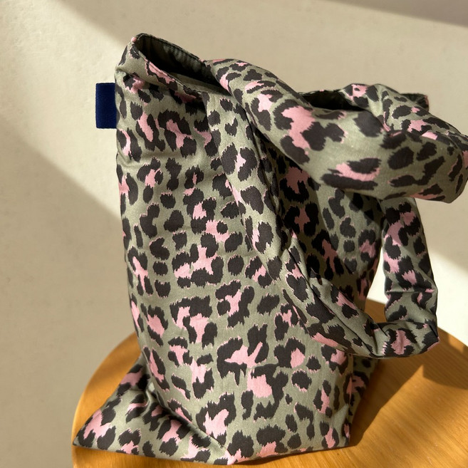 [더햅스] 패딩 미니 호피 에코 구름 백 토드백