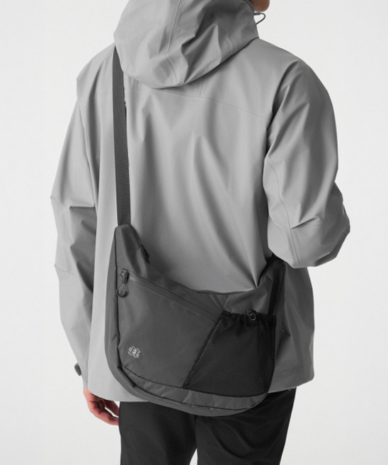 코오롱스포츠 KOLON SPORT 남녀공용 하이킹 크로스백 QEBDX26121DGY QEBDX26121DGY 426400