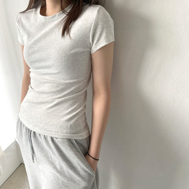 네모엔룩 탄탄코튼슬림 여성용 기본 슬림핏 이너 레이어드 여리 라운드넥 반소매 티셔츠