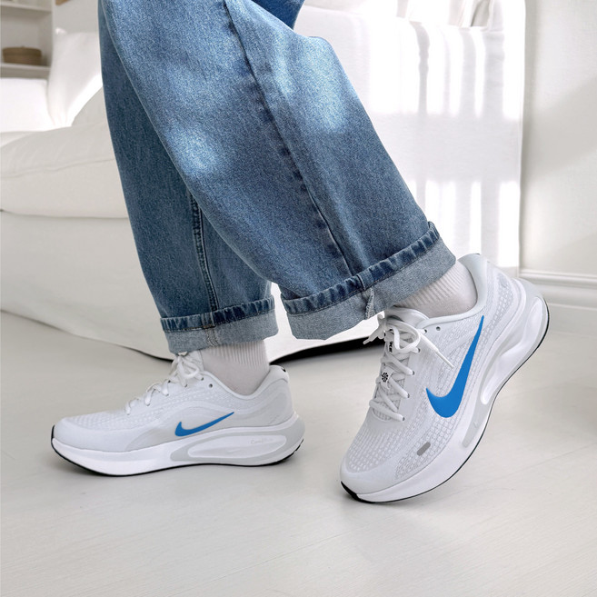 (NIKE 국내정품) 나이키 저니 런 런닝화 남성 여성 커플 운동화 가벼운 데일리 패션 신발 HIGHMAX 증정품