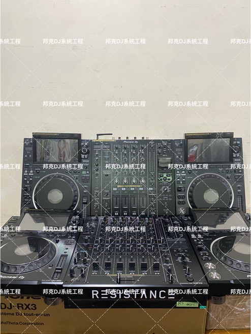 Pioneer DJ XDJ-RX3, 1個