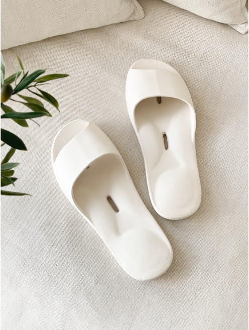 데일리루틴_문 걸림 스트레스 없는 플랫 욕실화, 아이보리, 3개