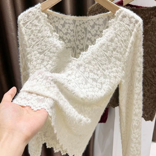 ROYALBELLE 여성 브이넥 레이스 망사 디테일 플라워 패턴 프릴 밑단 긴팔 티셔츠 T06022708